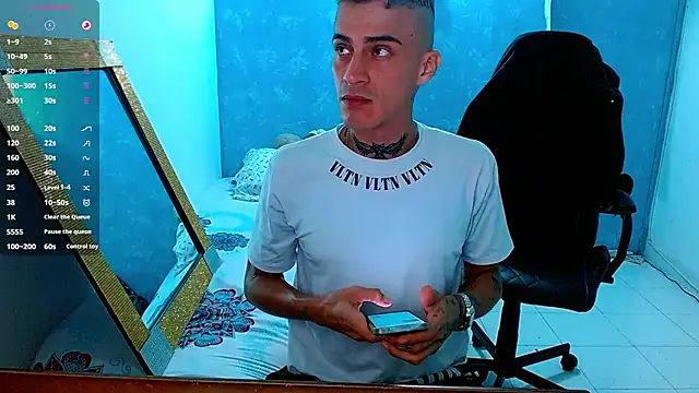 Snapshot of bray_hotboy777 chatting on 03/22/25, 12:28 bray hotboy777 online show from 03/22/25, 12:28