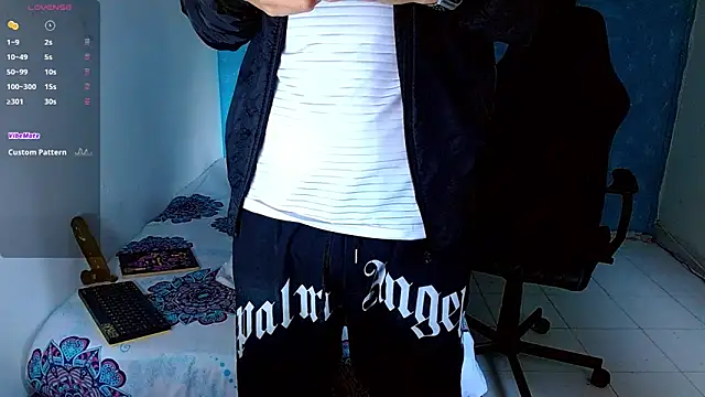 Snapshot of bray_hotboy777 chatting on 03/22/25, 11:32 bray hotboy777 online show from 03/22/25, 11:32