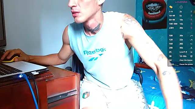 Snapshot of bray_hotboy777 chatting on 09/12/25, 02:28 bray hotboy777 online show from 09/12/25, 02:28