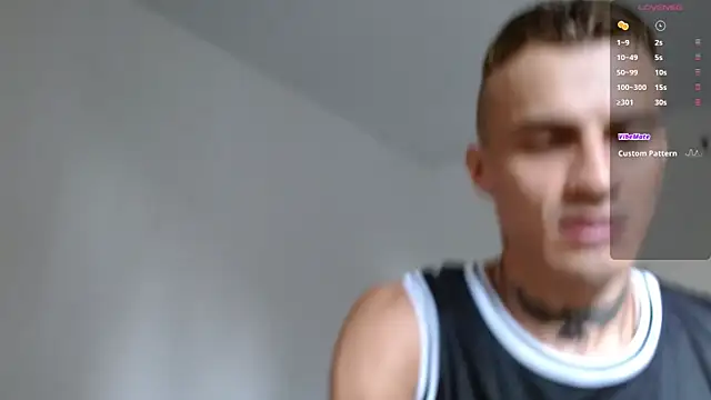 Snapshot of bray_hotboy777 chatting on 11/26/25, 02:07 bray hotboy777 online show from 11/26/25, 02:07