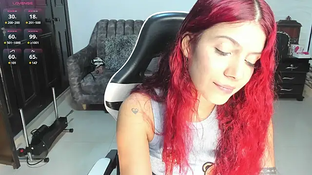 Snapshot of EroticAzir chatting on 01/08/25, 02:25 EroticAzir online show from 01/08/25, 02:25