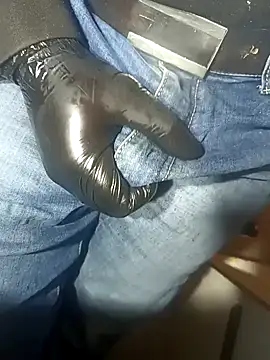 Snapshot of franko1987 chatting on 01/11/25, 05:52 franko1987 online show from 01/11/25, 05:52