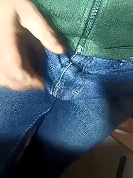 Snapshot of franko1987 chatting on 01/13/25, 09:08 franko1987 online show from 01/13/25, 09:08