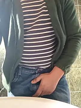 Snapshot of franko1987 chatting on 01/18/25, 11:32 franko1987 online show from 01/18/25, 11:32