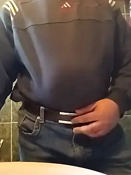 Snapshot of franko1987 chatting on 02/13/25, 10:12 franko1987 online show from 02/13/25, 10:12