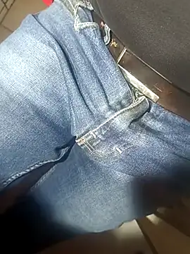 Snapshot of franko1987 chatting on 03/07/25, 11:29 franko1987 online show from 03/07/25, 11:29