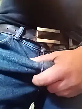 Snapshot of franko1987 chatting on 03/08/25, 09:17 franko1987 online show from 03/08/25, 09:17