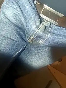 Snapshot of franko1987 chatting on 03/20/25, 04:07 franko1987 online show from 03/20/25, 04:07