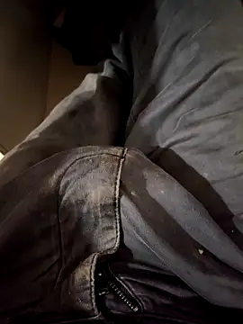 Snapshot of franko1987 chatting on 12/21/25, 04:30 franko1987 online show from 12/21/25, 04:30