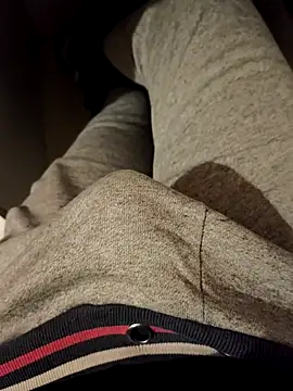 Snapshot of franko1987 chatting on 02/15/26, 06:32 franko1987 online show from 02/15/26, 06:32