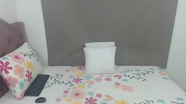 kimberlyjamexxx online show from 06/03/26, 04:04