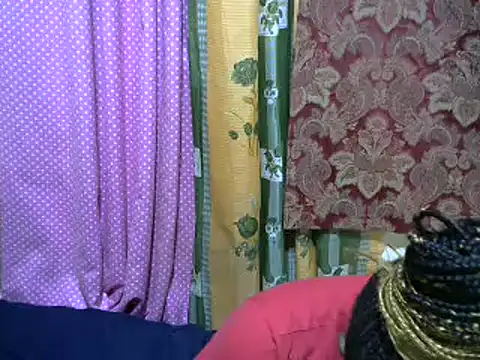 Snapshot of Thicky_kyla chatting on 03/18/25, 05:20 Thicky kyla online show from 03/18/25, 05:20