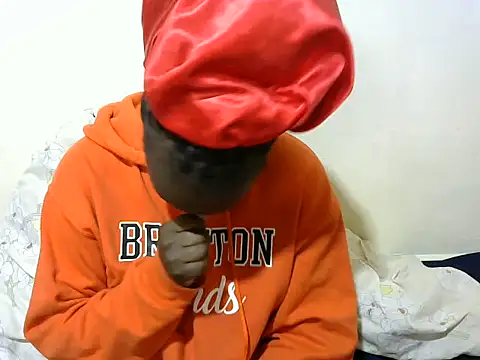 Snapshot of Thicky_kyla chatting on 09/11/25, 01:44 Thicky kyla online show from 09/11/25, 01:44