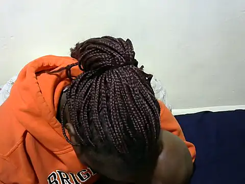 Snapshot of Thicky_kyla chatting on 09/14/25, 02:11 Thicky kyla online show from 09/14/25, 02:11