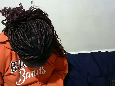 Snapshot of Thicky_kyla chatting on 09/25/25, 07:39 Thicky kyla online show from 09/25/25, 07:39