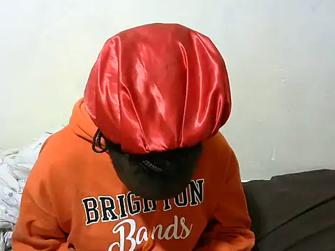 Snapshot of Thicky_kyla chatting on 09/26/25, 01:15 Thicky kyla online show from 09/26/25, 01:15