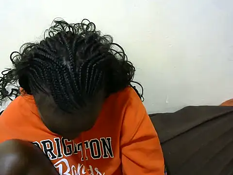 Snapshot of Thicky_kyla chatting on 10/09/25, 12:36 Thicky kyla online show from 10/09/25, 12:36