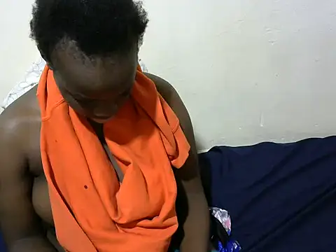 Snapshot of Thicky_kyla chatting on 10/28/25, 07:05 Thicky kyla online show from 10/28/25, 07:05