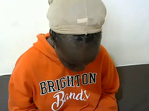 Snapshot of Thicky_kyla chatting on 11/22/25, 05:39 Thicky kyla online show from 11/22/25, 05:39