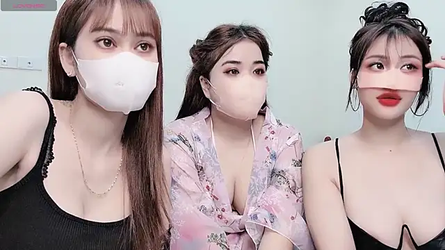 Snapshot of LyLy_Office chatting on 01/09/25, 03:23 LyLy Office online show from 01/09/25, 03:23