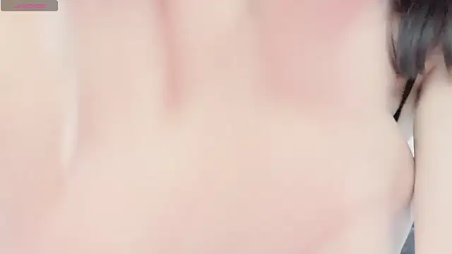 Snapshot of LyLy_Office chatting on 03/04/25, 05:21 LyLy Office online show from 03/04/25, 05:21