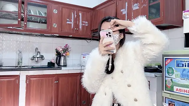 LyLy Office online show from 03/10/26, 03:11