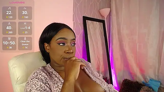 Snapshot of Britanymooree chatting on 03/17/25, 09:02 Britanymooree online show from 03/17/25, 09:02