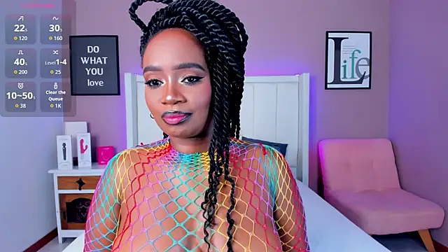 Snapshot of Britanymooree chatting on 12/03/25, 07:56 Britanymooree online show from 12/03/25, 07:56