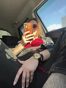 Snapshot of OlgaBuzzz chatting on 02/20/26, 06:26 OlgaBuzzz online show from 02/20/26, 06:26