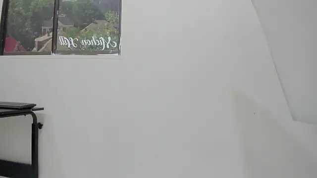 Littleolivia  online show from 02/06/25, 12:59