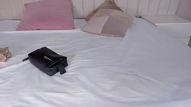 Littleolivia  online show from 02/26/25, 01:08