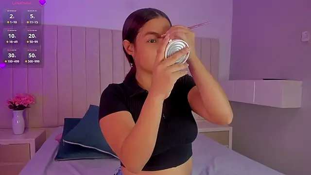 Littleolivia  online show from 02/19/26, 01:18