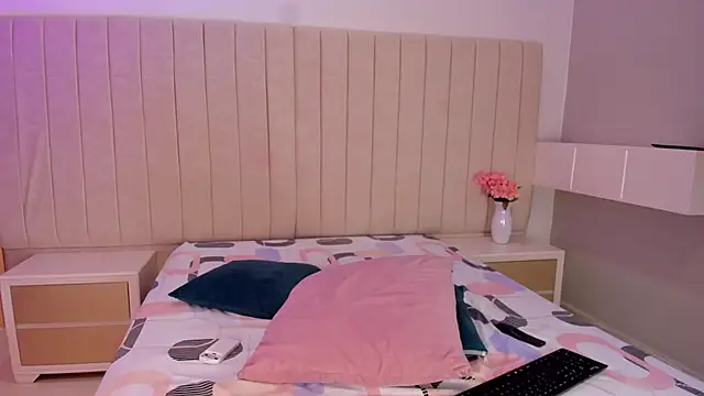 Littleolivia  online show from 03/13/26, 01:51