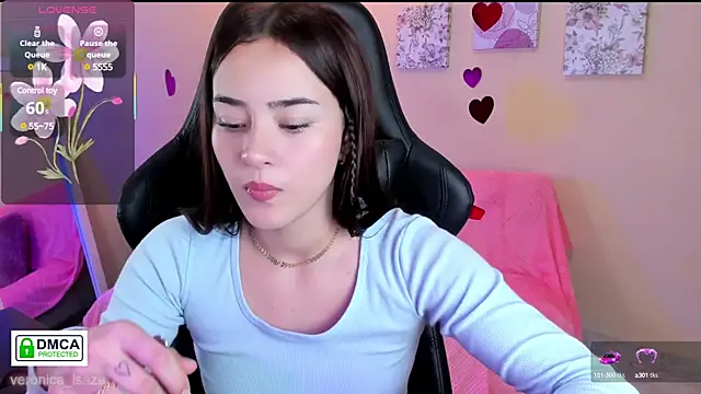 Veronica isaza   online show from 03/11/25, 03:45