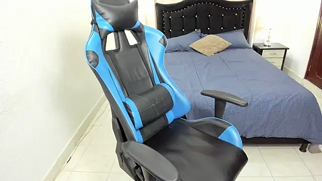 Snapshot of Debora_brown chatting on 01/08/25, 01:52 Debora brown online show from 01/08/25, 01:52