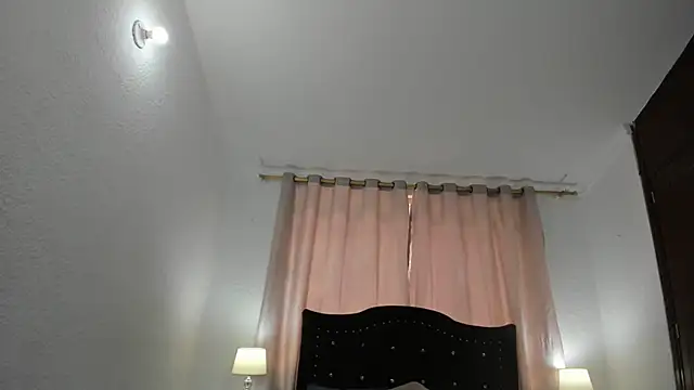 Snapshot of Debora_brown chatting on 02/13/25, 06:05 Debora brown online show from 02/13/25, 06:05