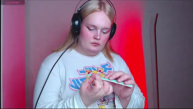 rozzhaos8 online show from 10/28/25, 08:11