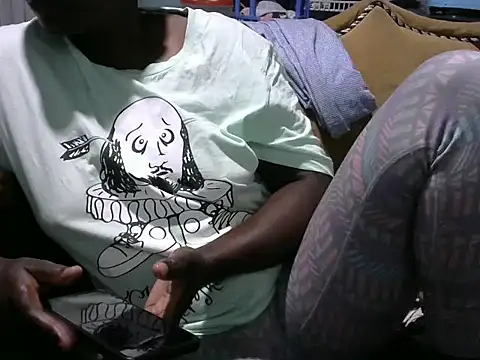 Snapshot of sweet_gal01 chatting on 11/23/25, 08:41 sweet gal01 online show from 11/23/25, 08:41