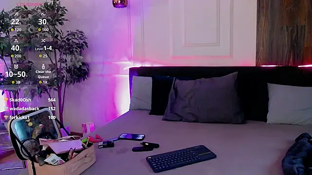 CreamyInkky  online show from 11/09/25, 06:55