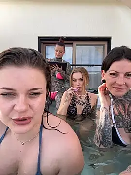 Snapshot of Inked_lorena chatting on 11/02/25, 12:18 Inked lorena online show from 11/02/25, 12:18