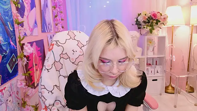 Coconut Mia online show from 03/10/25, 02:50