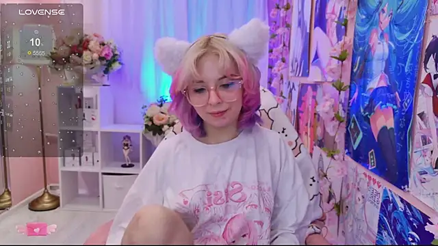 Coconut Mia online show from 10/03/25, 02:25