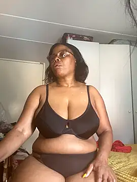 Nomthie online show from 10/23/25, 01:21