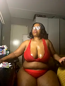 Nomthie online show from 10/25/25, 10:37