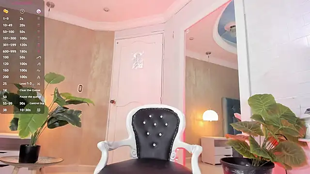 Snapshot of RicoBrown777_ chatting on 11/06/25, 04:13 RicoBrown777 online show from 11/06/25, 04:13