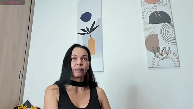 Snapshot of Evawalker_ chatting on 02/14/25, 01:13 Evawalker online show from 02/14/25, 01:13