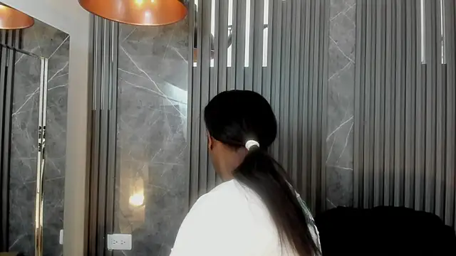Snapshot of SaraiEvans chatting on 02/12/25, 03:07 SaraiEvans online show from 02/12/25, 03:07