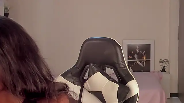 Snapshot of SavannahWildee chatting on 12/11/24, 10:47 SavannahWildee online show from 12/11/24, 10:47