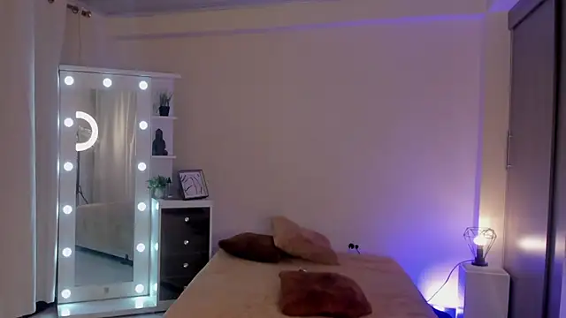 Snapshot of SavannahWildee chatting on 03/14/25, 12:10 SavannahWildee online show from 03/14/25, 12:10