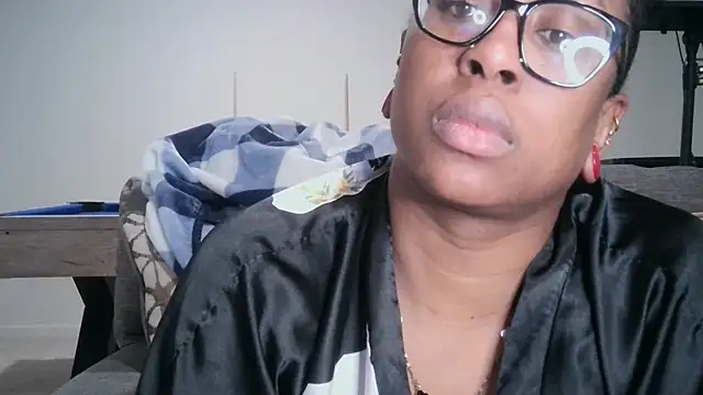 Nyxie Chaos online show from 12/16/25, 05:12